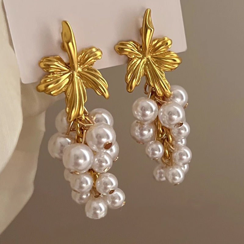 French retro pearl tassel earrings with a niche design and fairy like temperament